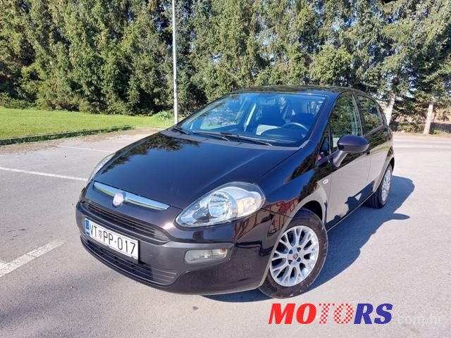 2011' Fiat Punto Evo photo #2