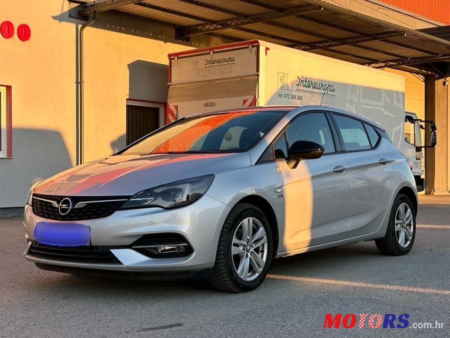 2020' Opel Astra 1,2 Turbo photo #2