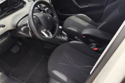 2015' Peugeot 208 1,2