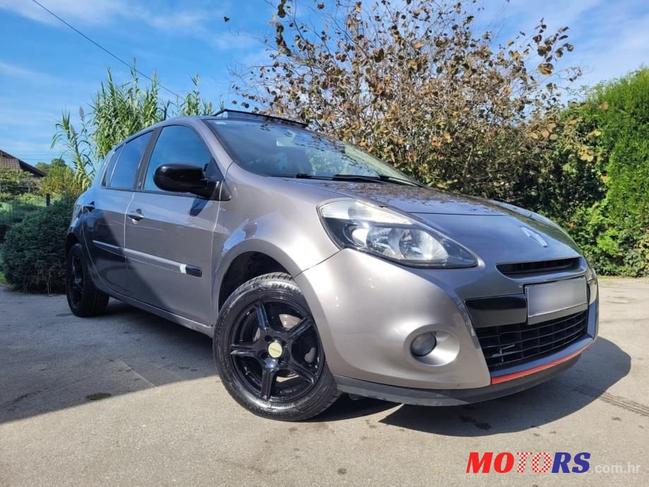 2011' Renault Clio 1,5 Dci photo #1