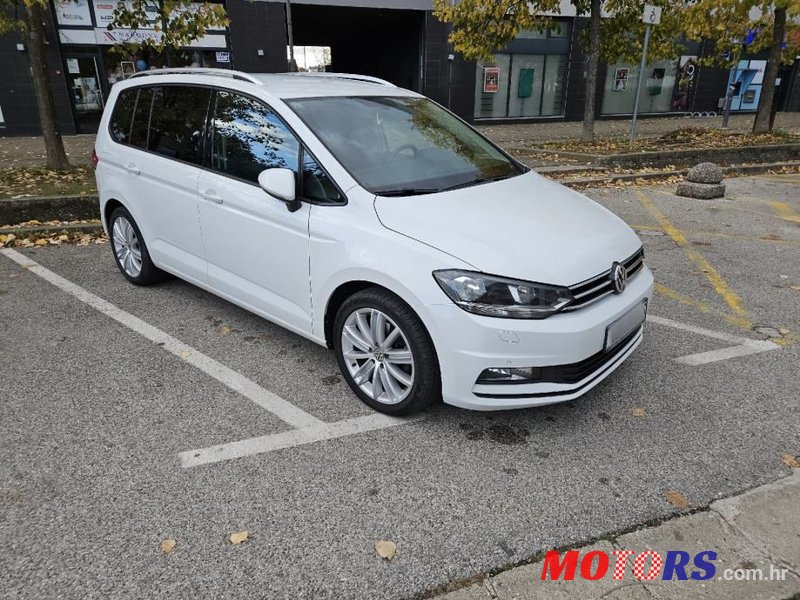 2016' Volkswagen Touran 2,0 Tdi Bmt photo #2