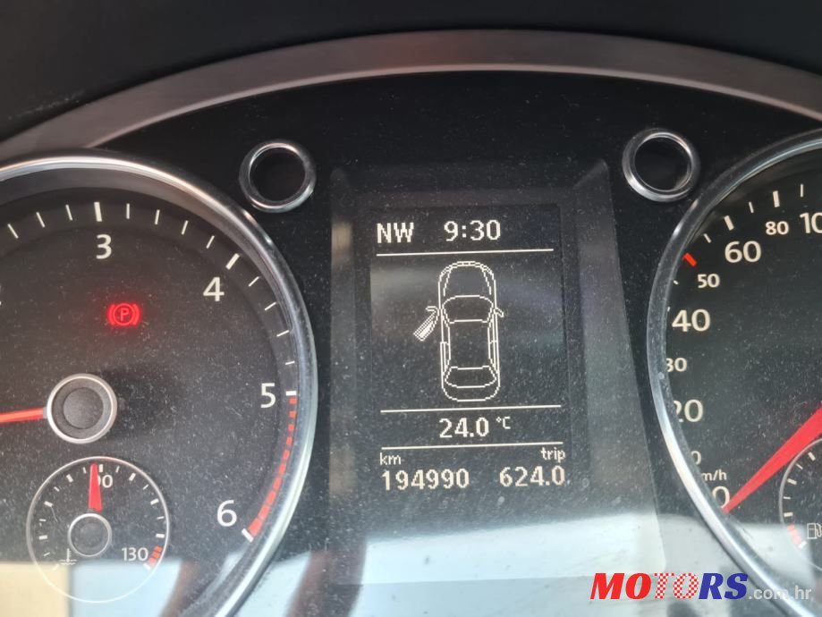 2015' Volkswagen Passat photo #5