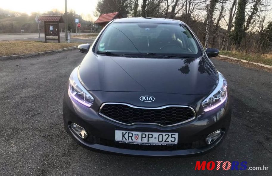 2013' Kia Ceed photo #3