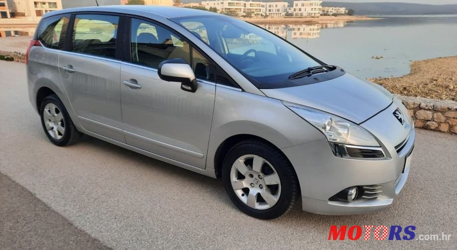 2011' Peugeot 5008 1,6 Hdi photo #1