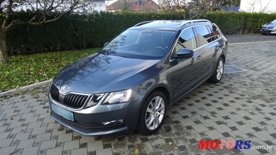 2019' Skoda Octavia Combi photo #2