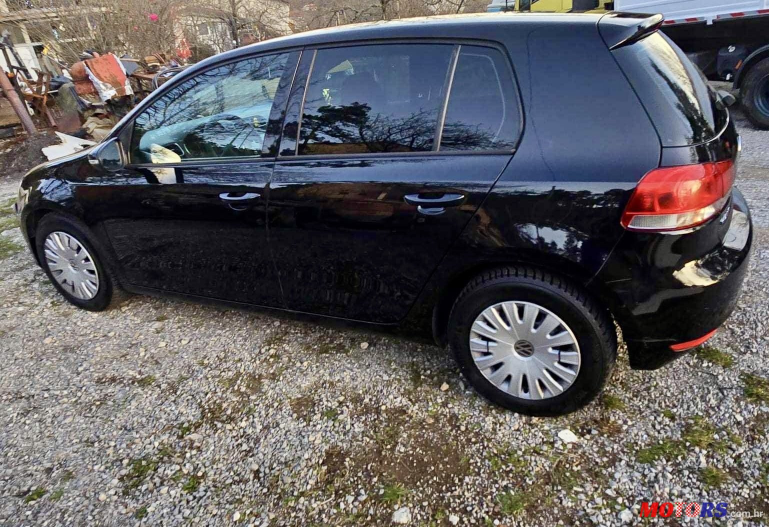 2010' Volkswagen Golf VI photo #2