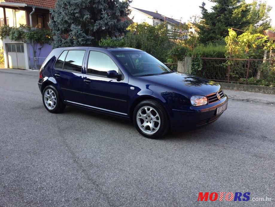 2002' Volkswagen Golf 4 photo #1