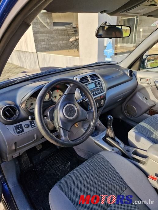 2001' Toyota RAV4 2,0 D-4D photo #6