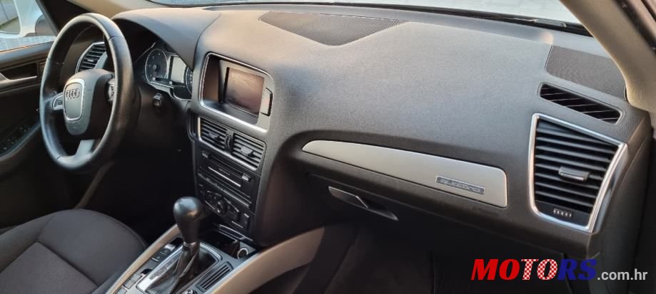 2012' Audi Q5 photo #5