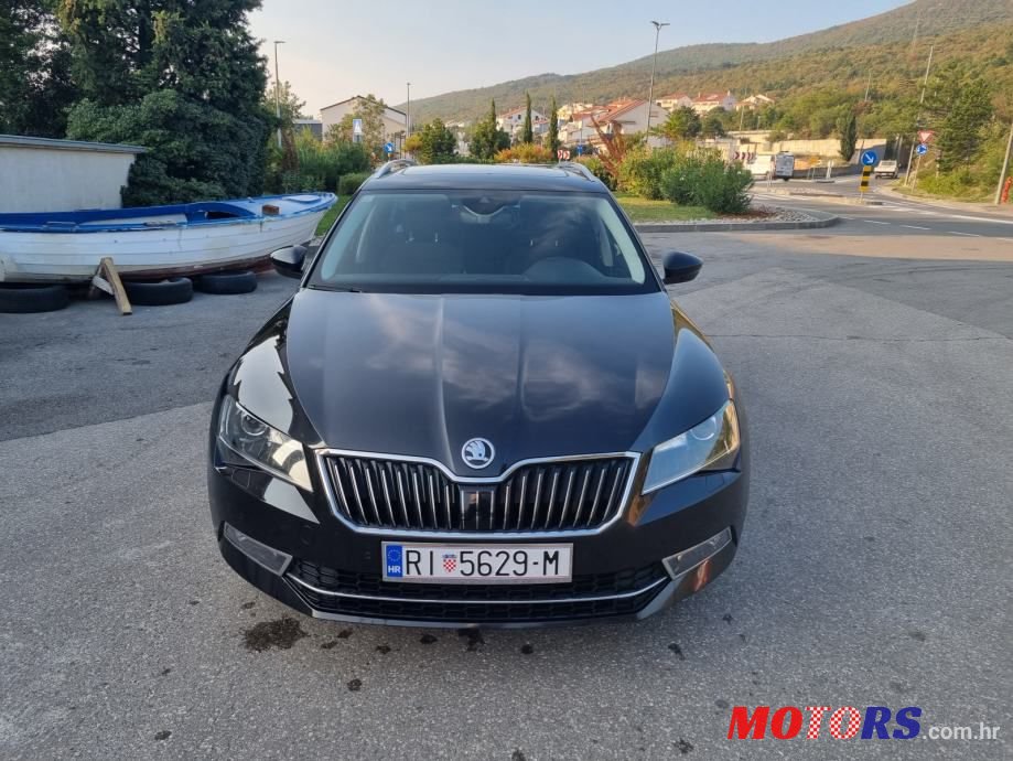 2016' Skoda Superb Combi photo #1
