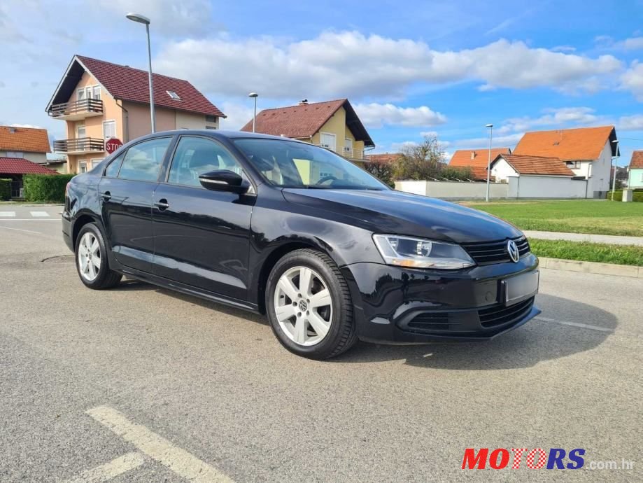 2011' Volkswagen Jetta 1,6 Tdi photo #2