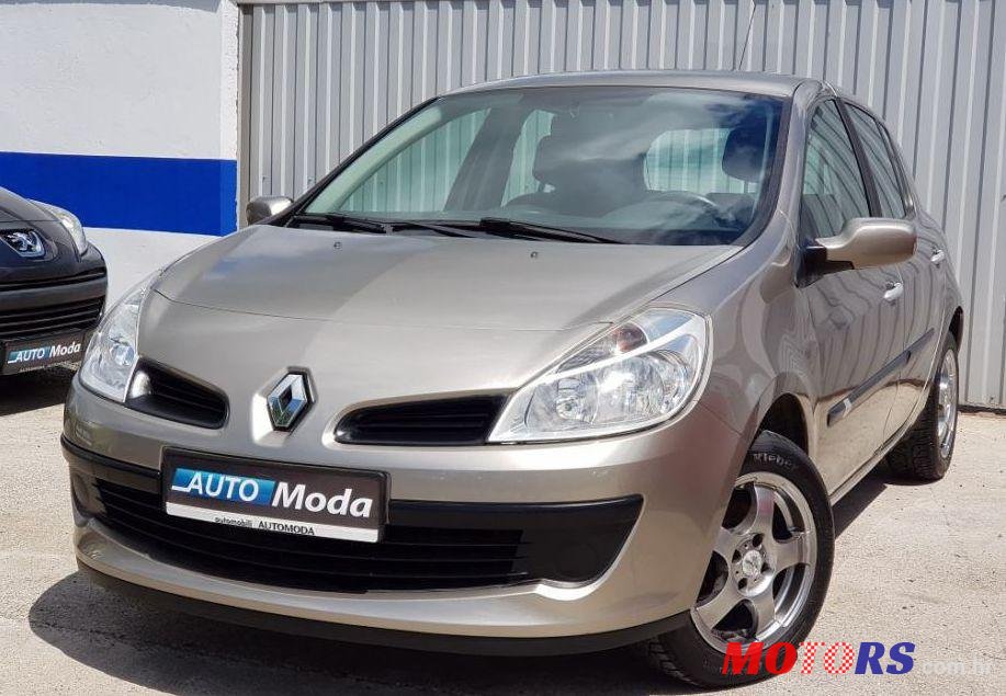 2009' Renault Clio 1,5 Dci photo #1