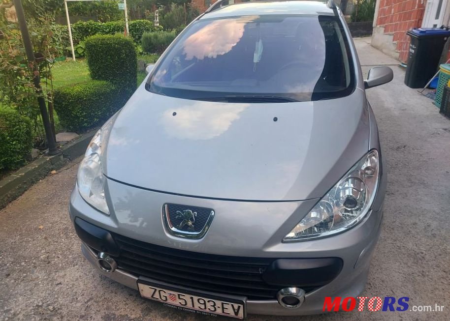 2008' Peugeot 307 Sw 1,6 16V Hdi photo #1