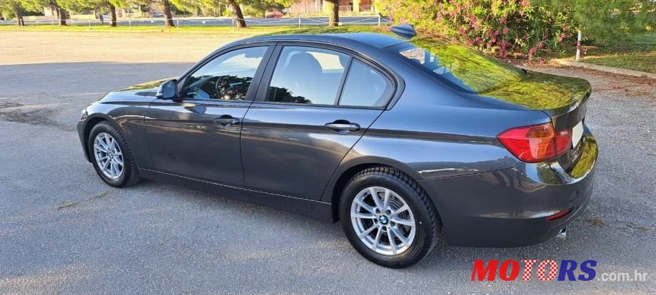 2013' BMW Serija 3 318D photo #6