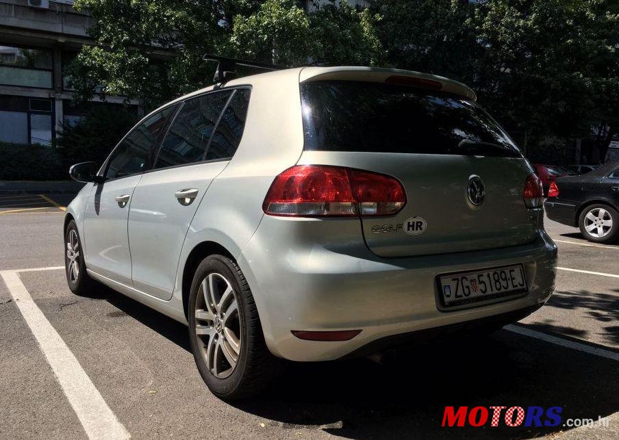 2011' Volkswagen Golf VI 1,6 Tdi photo #2
