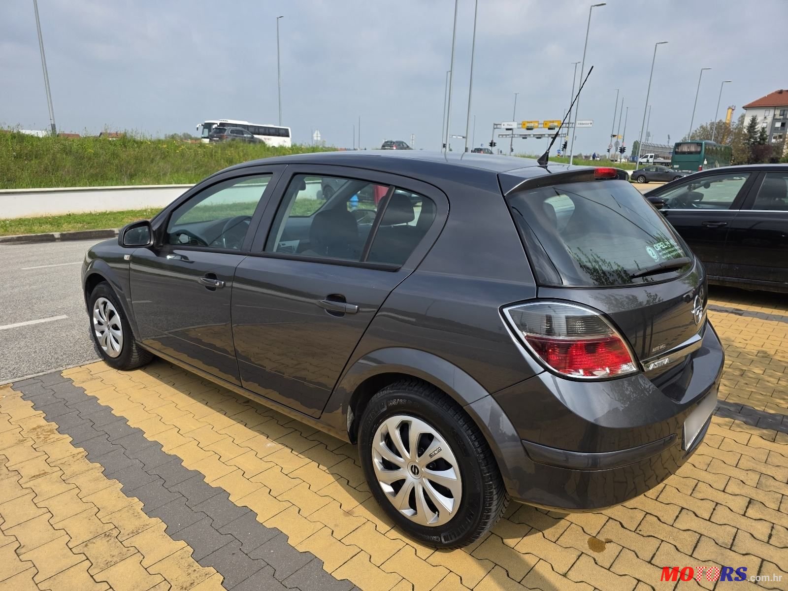 2011' Opel Astra 1,6 photo #4