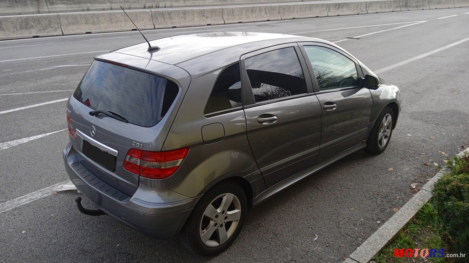 2009' Mercedes-Benz B 180 CDI photo #2