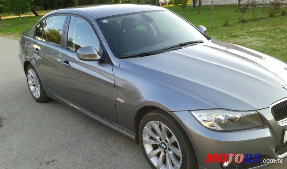 2011' BMW 3 Series 318d photo #1