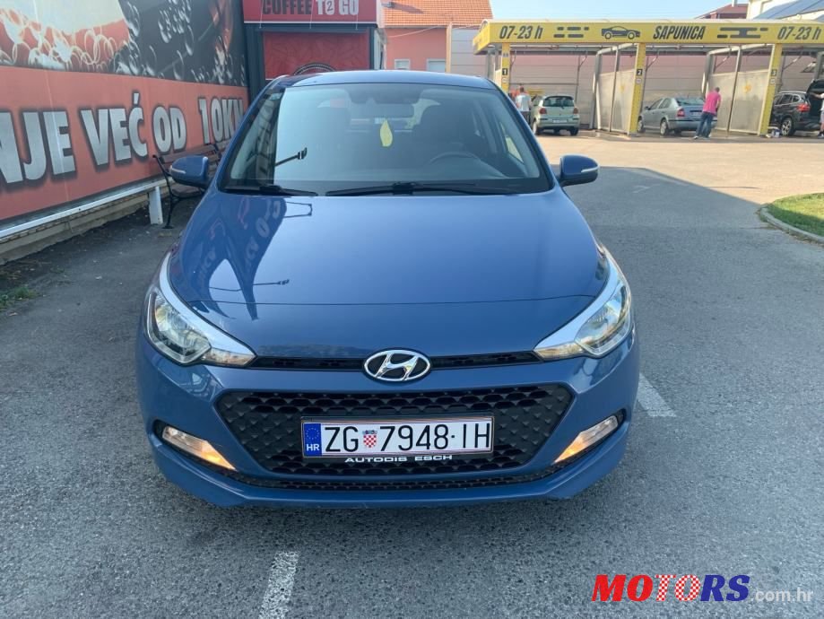 2017' Hyundai i20 photo #2