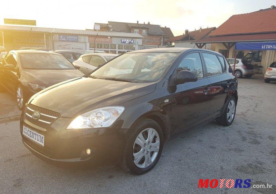2010' Kia Cee'D 1,6 Crdi photo #1