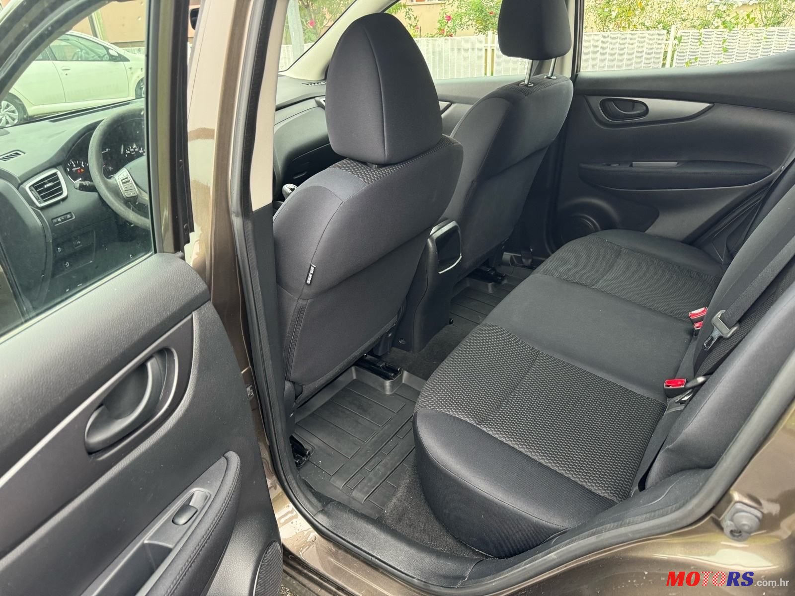 2015' Nissan Qashqai 1,2 Dig-T photo #3