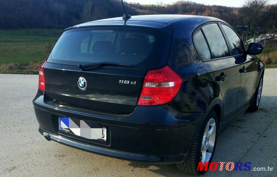 2010' BMW Serija 1 118D photo #2
