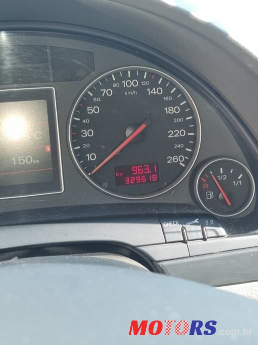 2002' Audi A4 Avant photo #6