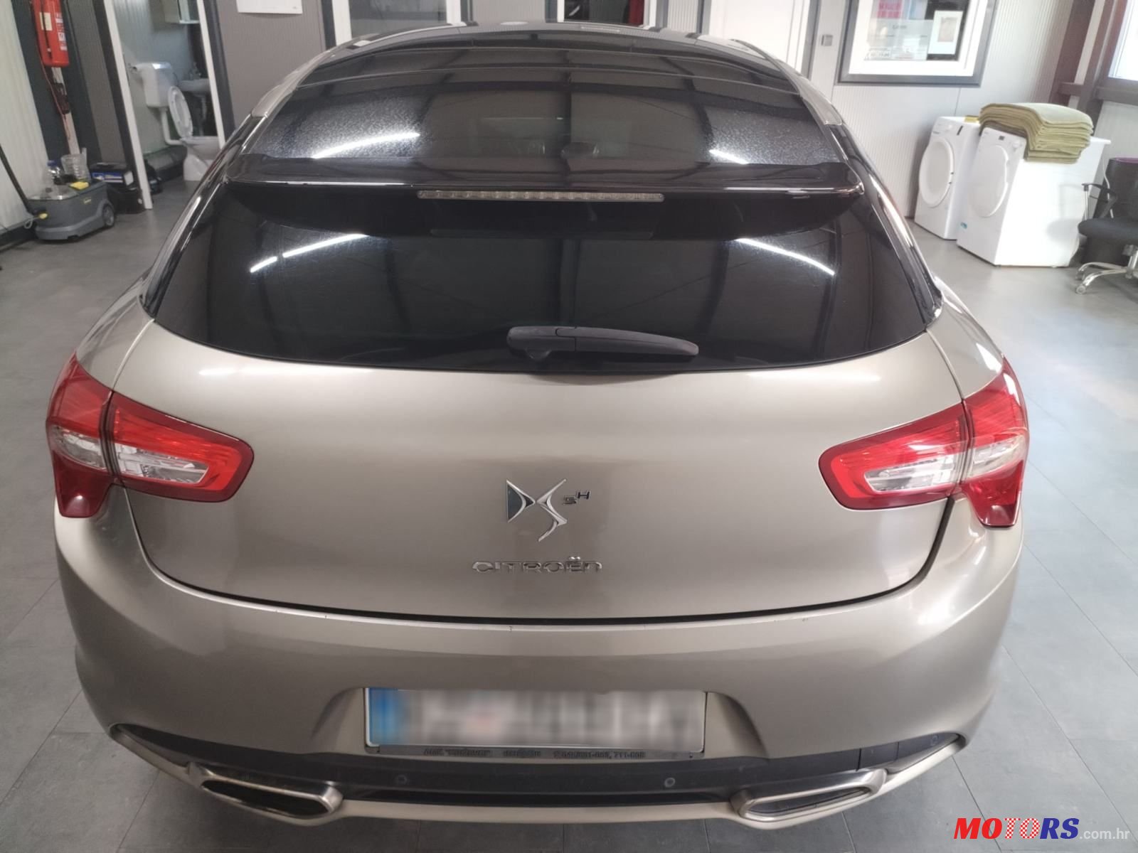 2013' Citroen DS5 Hybrid photo #4