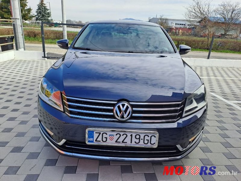 2011' Volkswagen Passat 2,0 Tdi Bmt photo #2