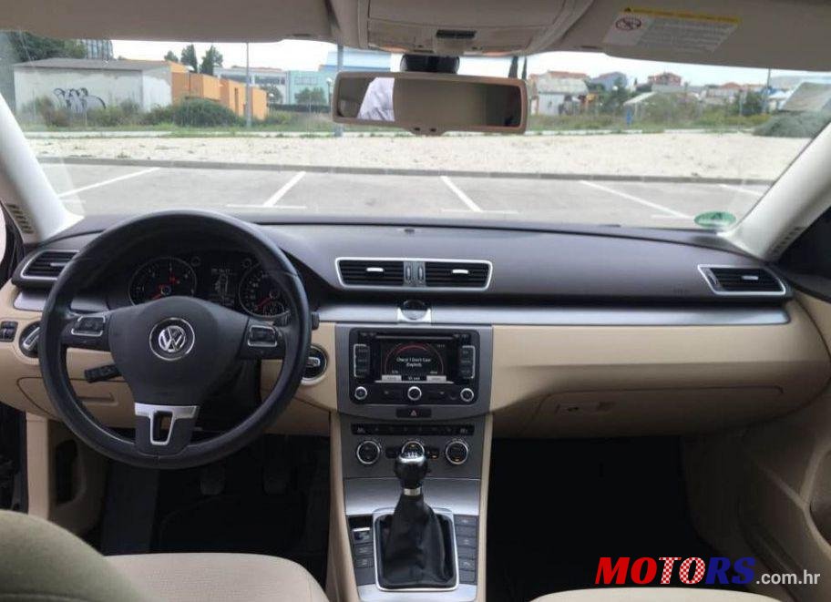 2012' Volkswagen Passat 2,0 Tdi Bmt photo #2