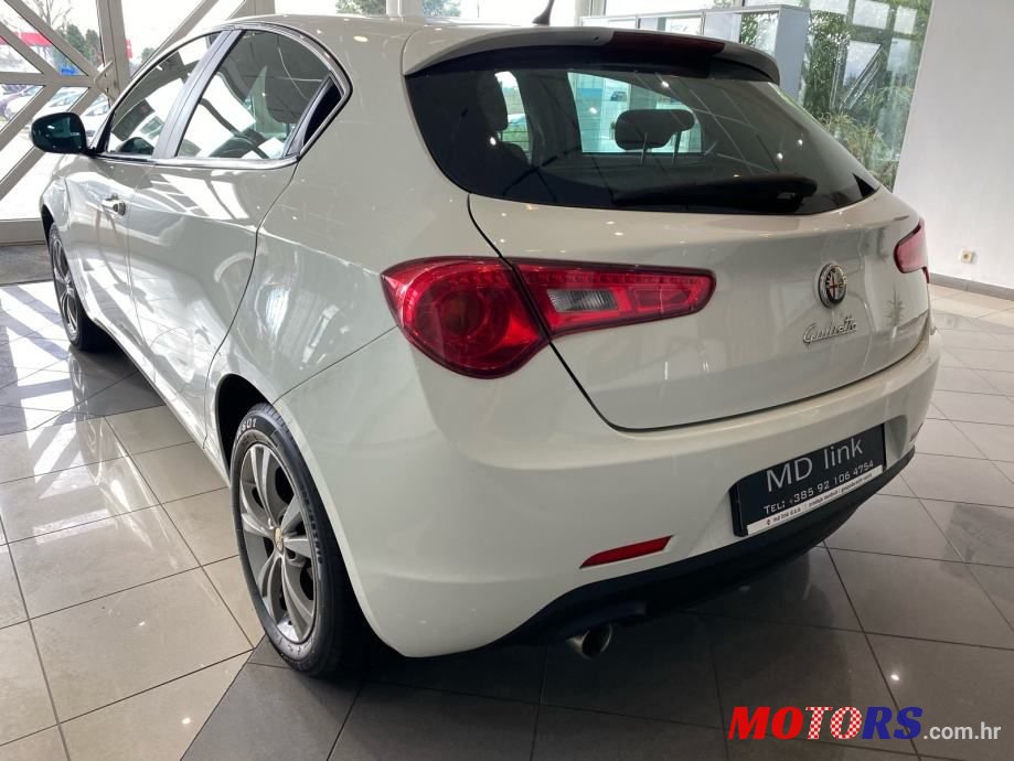 2010' Alfa Romeo Giulietta 1,6 photo #5