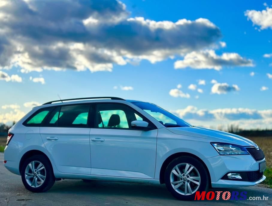 2021' Skoda Fabia Combi photo #2