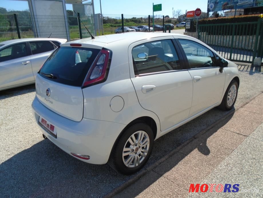 2014' Fiat Punto 1,3 Multijet 16V photo #5