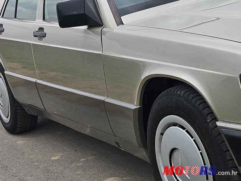 1989' Mercedes-Benz 190 D photo #6