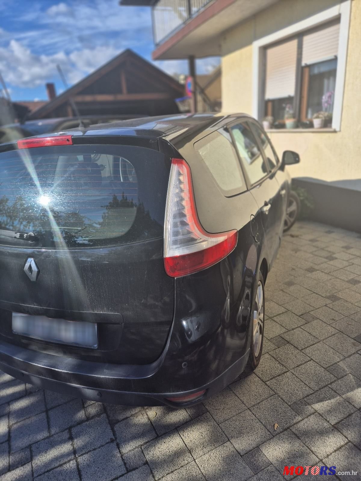 2011' Renault Scenic 1,5 Dci photo #1
