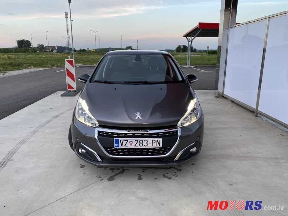 2019' Peugeot 208 photo #2
