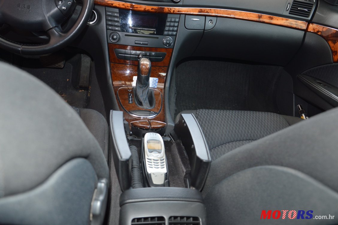 2004' Mercedes-Benz E-Class photo #6