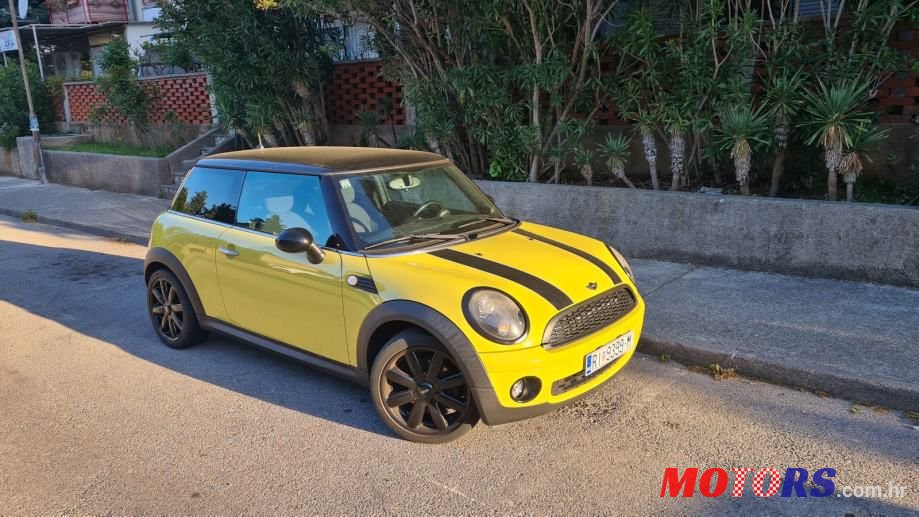 2010' MINI Cooper photo #5