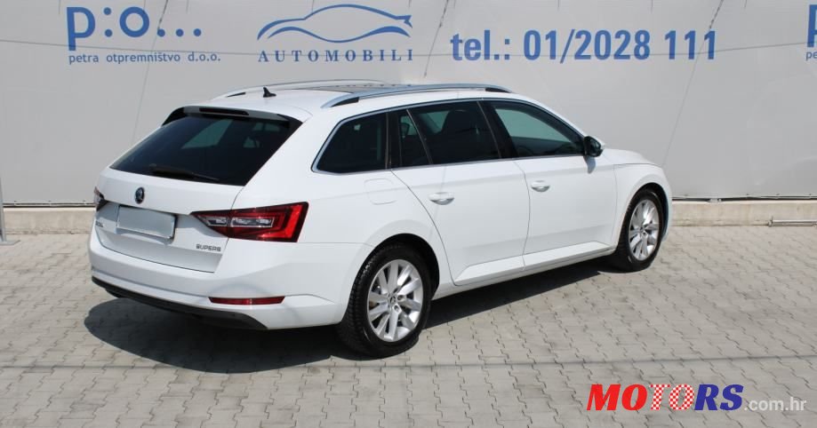 2017' Skoda Superb Combi photo #6