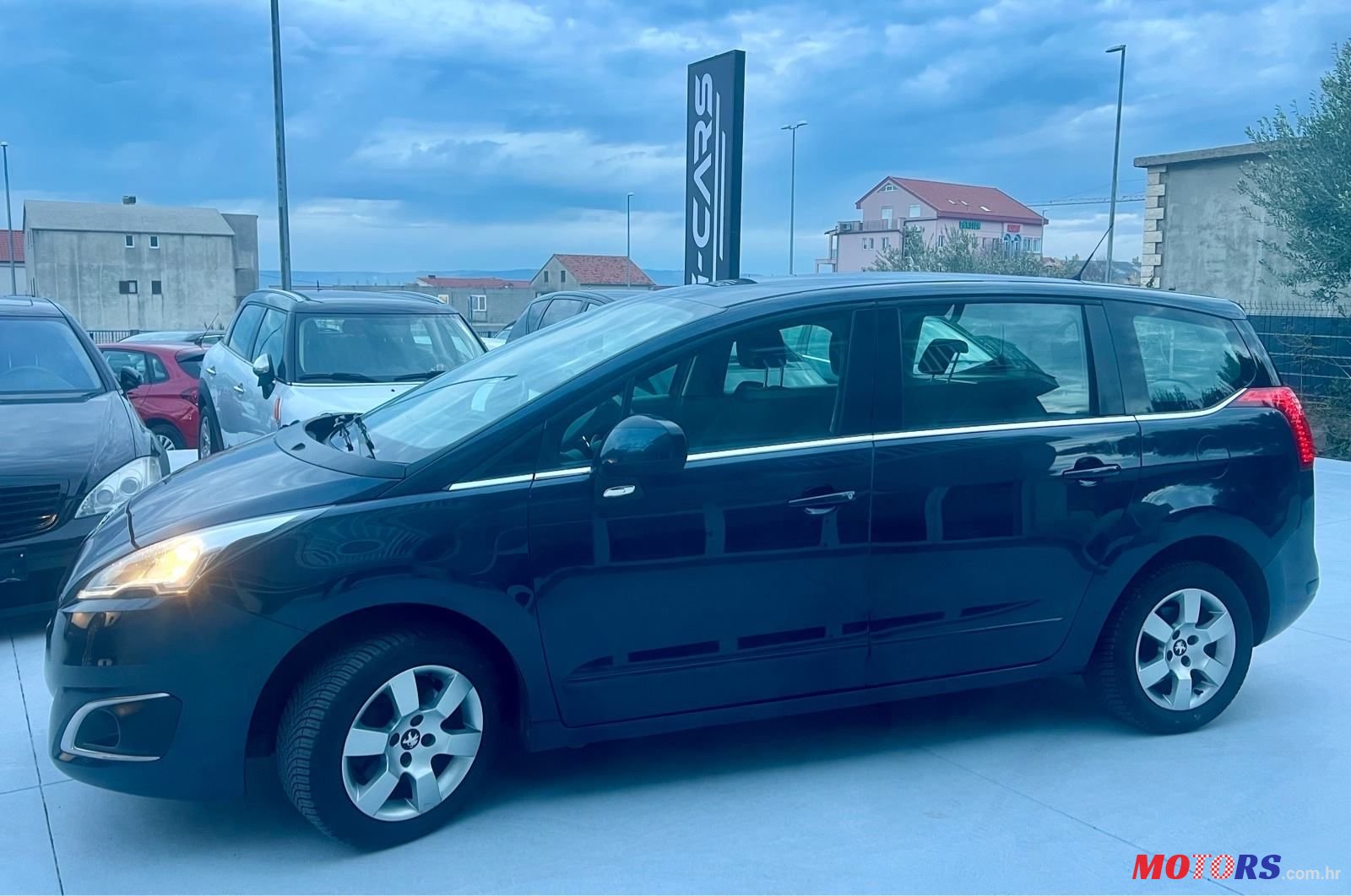 2016' Peugeot 5008 1,2 E-Thp Active photo #2