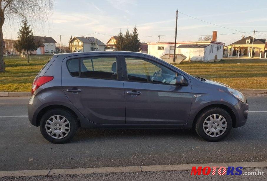 2008' Hyundai i20 1,2 photo #1