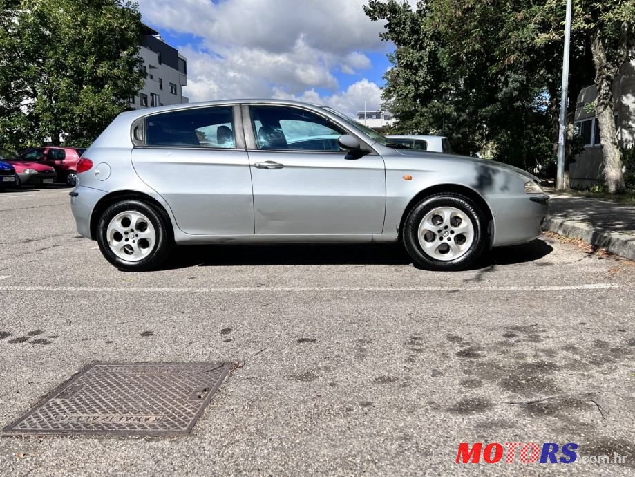 2006' Alfa Romeo 147 photo #2