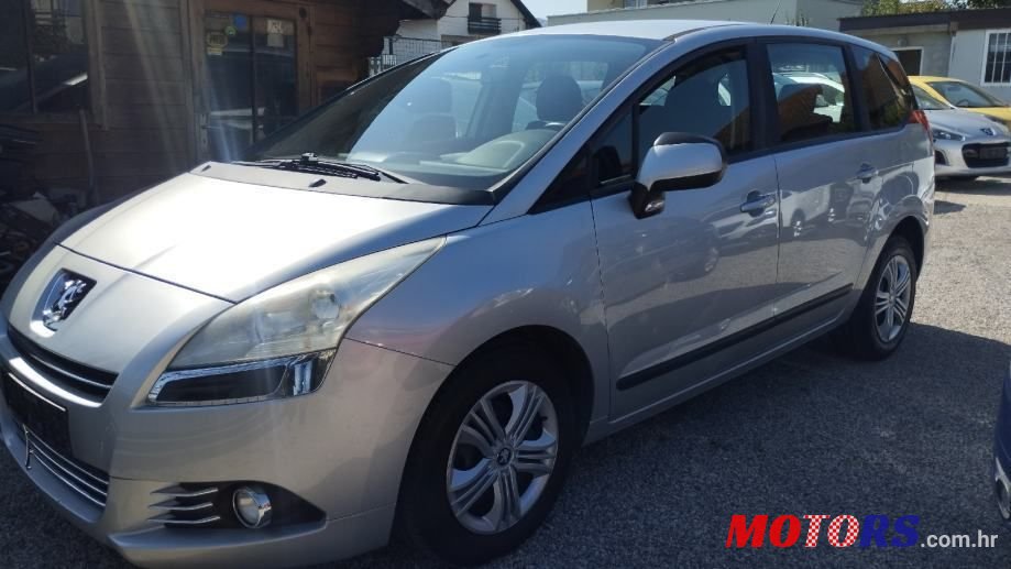2011' Peugeot 5008 1,6 Hdi photo #1