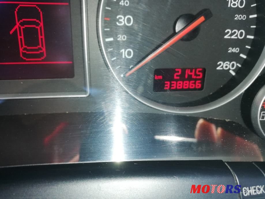 2004' Audi A4 Avant photo #6