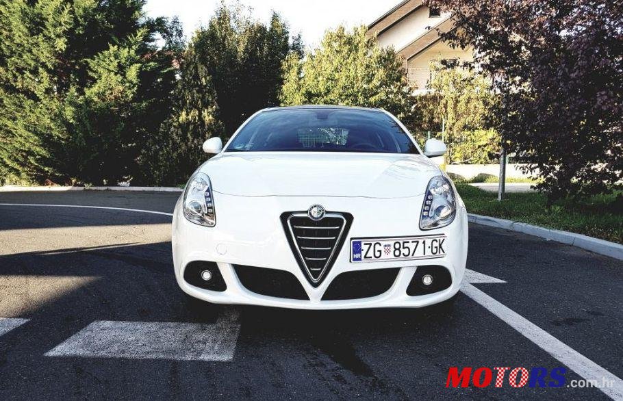 2011' Alfa Romeo Giulietta 2,0 photo #2