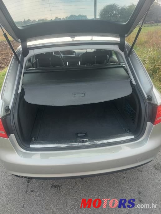 2013' Audi A4 Avant photo #2