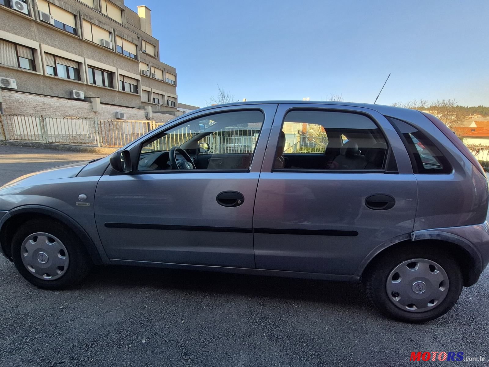 2004' Opel Corsa 1,2 16V photo #3