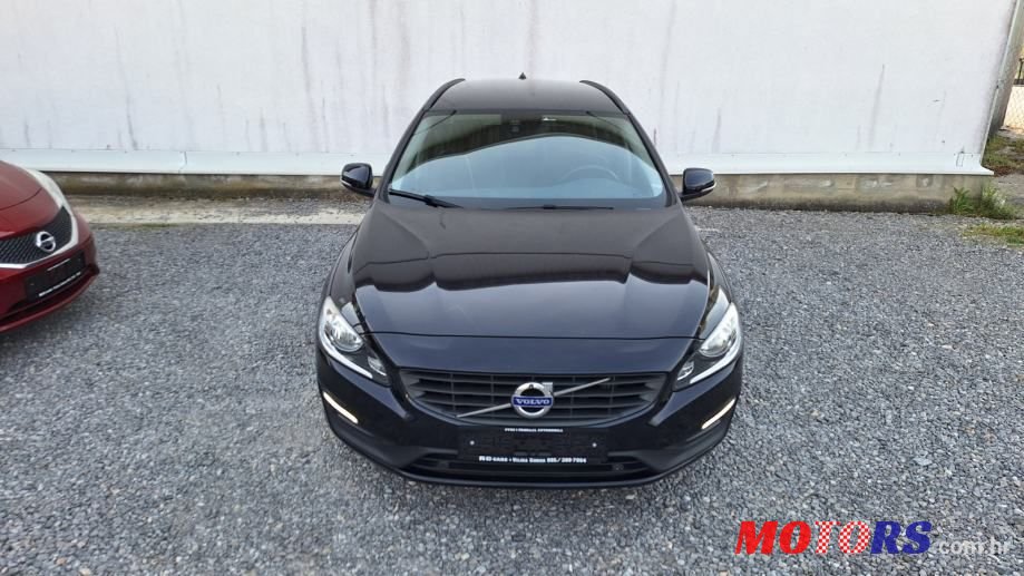 2017' Volvo V60 D3 photo #3