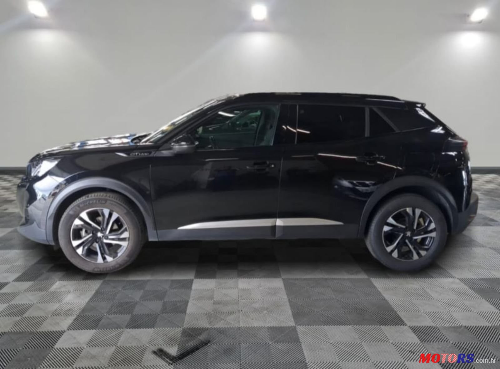 2020' Peugeot 2008 1,2 photo #3