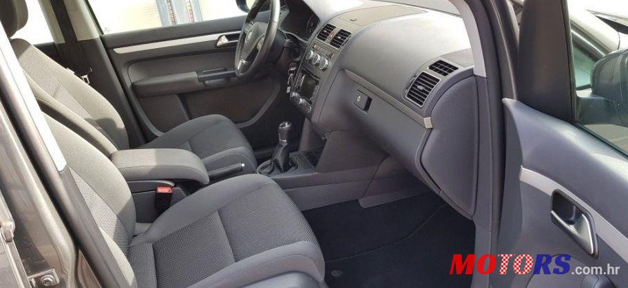 2013' Volkswagen Touran 1,6 Tdi photo #2